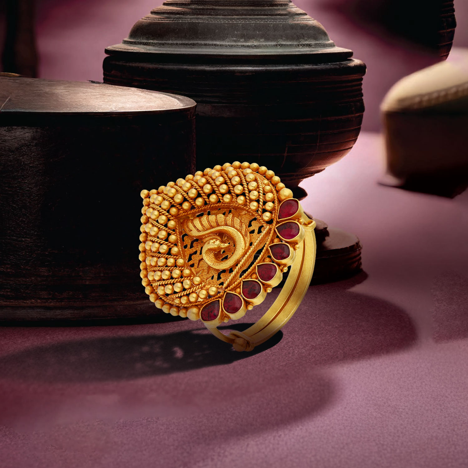 Gold Cocktail Finger Ring