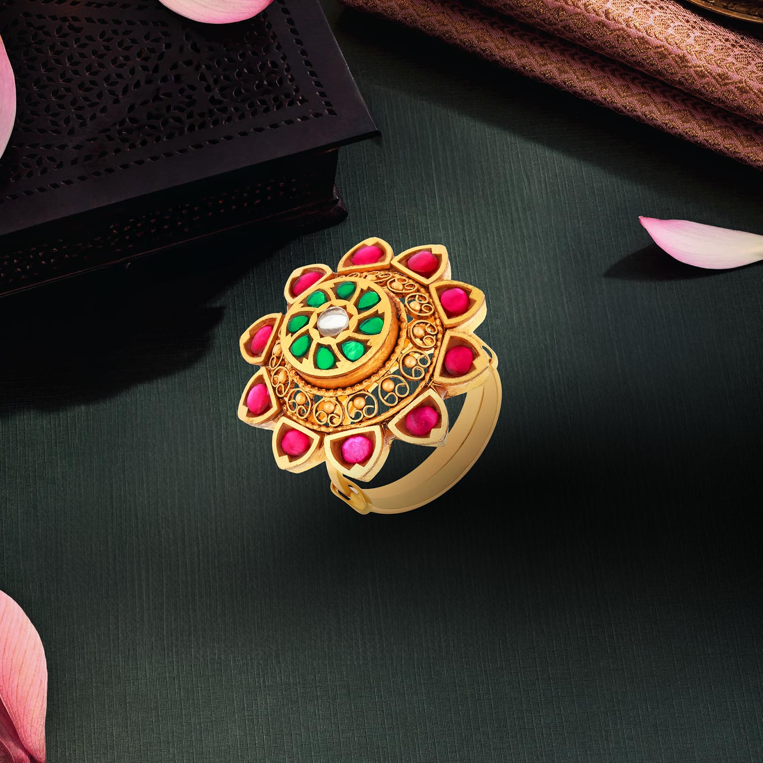 Gold Cocktail Finger Ring