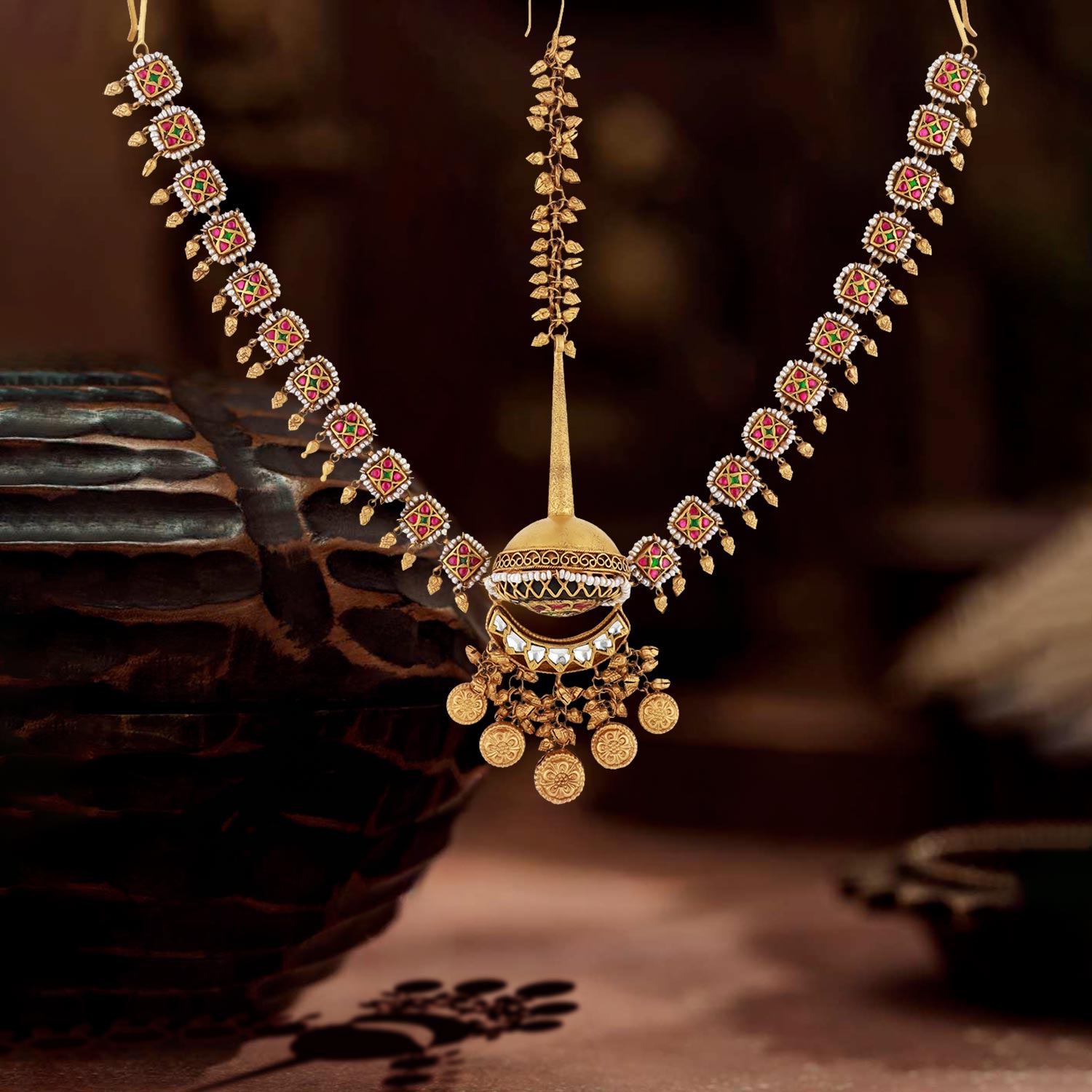 Gold Matha Patti Maang Tikka