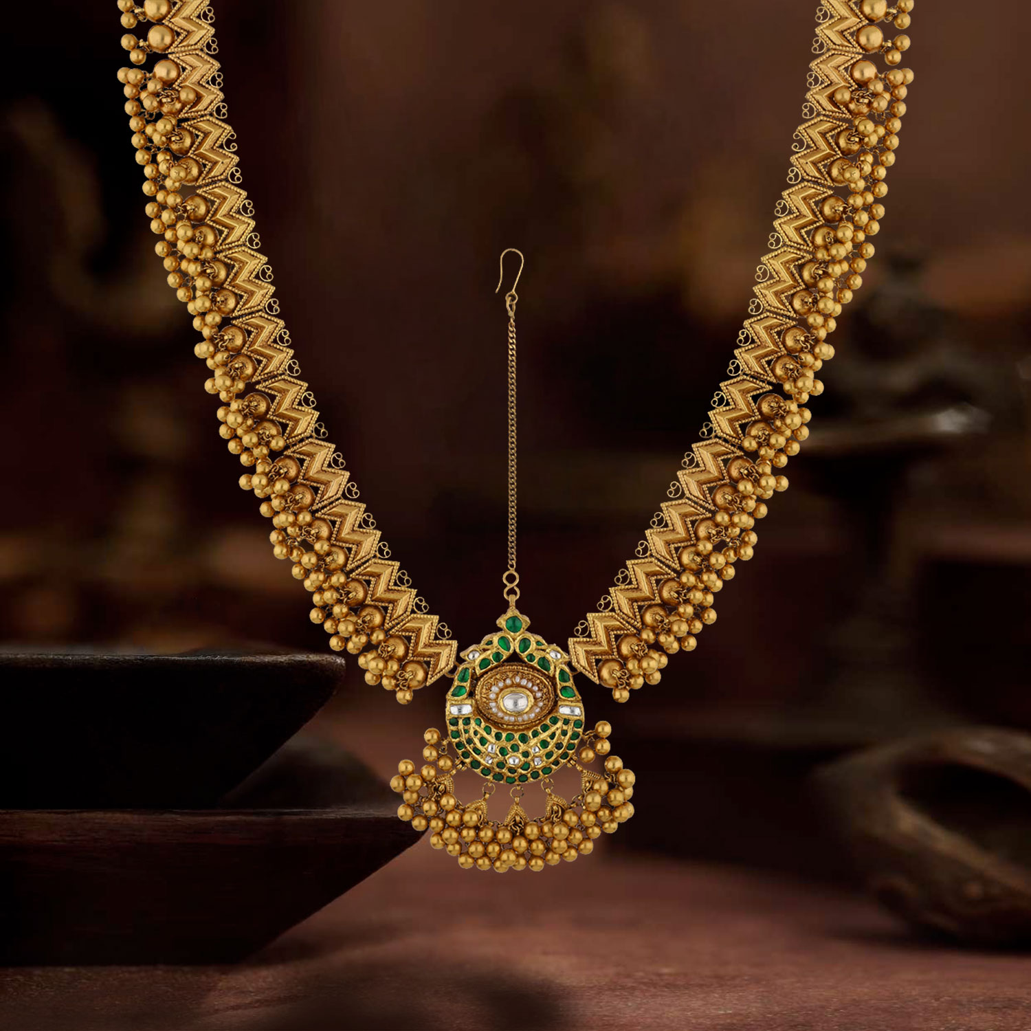 Gold Matha Patti Maang Tikka