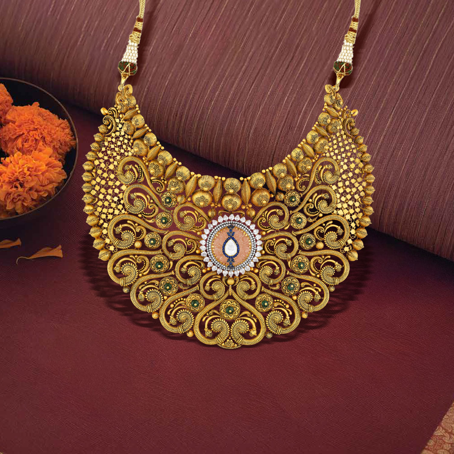 Gold Short U Necklace